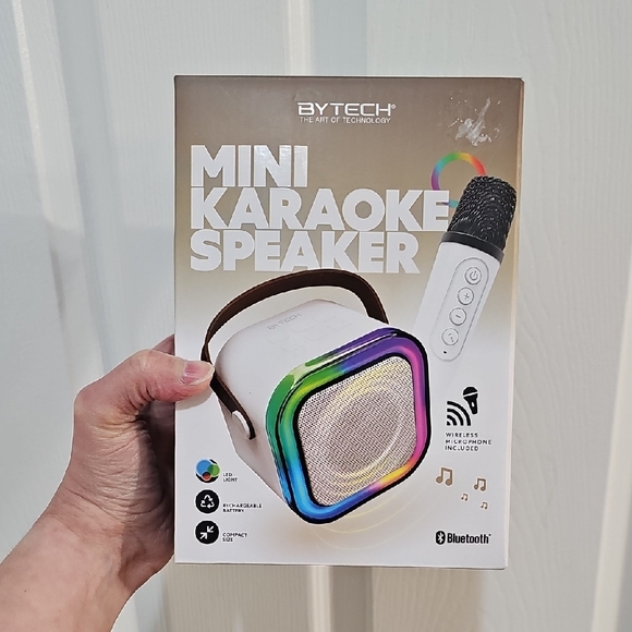 Bytech Other - Mini Karaoke Speaker with Microphone - White